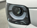LEDヘッドライトは、点灯の瞬間から最大光量を発揮し、突然暗くなるトンネルなどでの安定感を高めます。