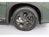純正アルミホイール装備、タイヤサイズは225/55R18を装備です!