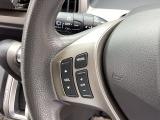 ステアリング左手側はオーディオ関連の操作スイッチです。視線を逸らすことなく運転に集中できます