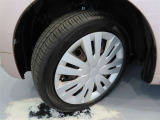 タイヤサイズは165/55R15です。