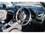 前席全体 目線も高く広い視界で安心して運転することができますね!