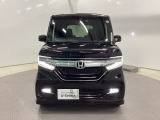 お客様に安全で快適なカーライフをお送りいただくために、中古車にも高いレベルの品質基準を設け、その基準に従って、全ての中古車について納車前整備を実施しています。