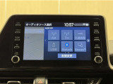 ディスプレイオーディオを装備。スマホと車をつなぐことで、これまでのナビに加えていろんなサービスが楽しめます。