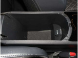センターコンソールの容量もあり便利に使えます!