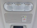 【SOSコール(有料登録)】万が一の事故発生時には、エアバッグ展開と連動し自動通報されます。専門のオペレーターが警察や消防への連携をサポートします。自車位置や所有車の情報が自動的に連絡されます。