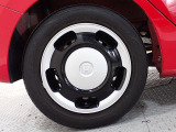 ホイールは車のデザインにマッチした専用タイプです。