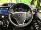 【純正革巻きステアリング】上質な革を使用することで、手にしっかり馴染みとても運転しやすいハンドルです♪