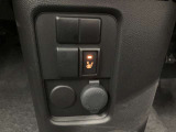 運転席には寒い季節に活躍してくれるシートヒーターを装備しています。
