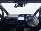 落ち着いたカラーの内装で、ゆったりと運転したい方に。