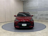 お車購入のポイントとなるフロントマスクです!シャープな目つきが印象的なデザインのヘッドランプです。