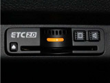 装備されているビルトインタイプのホンダ純正ETC車載器です。セットアップしてからご納車致します。ETCカードを差し込めば高速道路の出入り口ゲートを楽々通過出来ます。