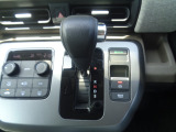 操作しやすいシフトレバーです