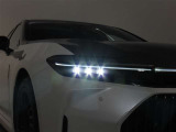 高輝度で点灯速度が速く、しかも消費電力の少ないLEDヘッドライトが装備されています!LEDの明るい光が走行中の視界の確保をサポートして、夜のドライブがより楽しく安全に運転できます♪