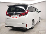 自社工房で輝くボディーと、綺麗で清潔な室内の車に生まれ変わります【ピカット一平】☆もちろん当社の技術スタッフの手により、点検整備が行われます。ぜひ、お客様の目でお確かめください。