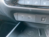 USBも2ポートありますので同乗者の方との同時充電もできますよ