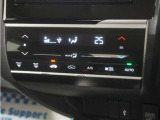 フルオートエアコン搭載。好みの温度に設定するだけで、風向や風量を自動でコントロール!いつでも快適な車内環境に。