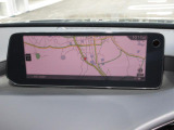 マツダコネクトの8.8インチワイドセンターディスプレイです。『Android Auto』『Apple CarPlay』や独自のコネクテッドサービスに対応したインターフェイスシステムです。