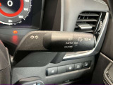 車外の明るさに応じでライトを点灯、消灯してくれるオートライト機能です☆お天気の良い昼間のトンネル走行などオートにしてると便利で安心です☆エンジン停止時にライトの消し忘れも無くなります☆