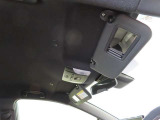 サンバイザーにはバニティーミラー付いてます。