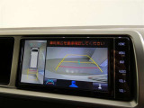 パノラミックビューモニターを装備。クルマを真上から見るように周囲を確認できます。