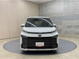 お車購入のポイントとなるフロントマスクです。上質で迫力あるデザインですね☆☆