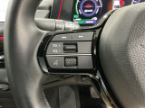 ステアリングにオーディオ操作スイッチが付いています。オーディオ画面に直接タッチしなくても操作が出来ますので、運転に集中できます。