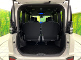 普段のお買い物や通勤、送迎等に十分な荷室スペースを確保しております。セカンドシートを倒すと、大きな荷物の積載も可能です♪