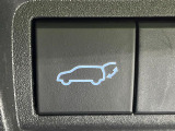 【パワーバックドア】スマートキーや運転席のボタンを押すだけでリアゲートが自動で開閉します!荷物を持っている時や、高い位置にあるバックドアを閉める際に便利な機能です♪