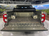 積載量500kgの広々としたデッキは、遊びから仕事まで多用途に使えます。ベッドライナーやトノカバーの取り付けもご相談下さい♪