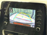 【バックカメラ】駐車時に後方がリアルタイム映像で確認できます。大型商業施設や立体駐車場での駐車時や、夜間のバック時に大活躍!運転スキルに関わらず、今や必須となった装備のひとつです!