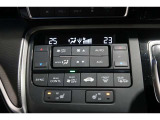 運転席と助手席の温度設定の変更が可能な左右独立タイプのデュアルエアコンです♪♪♪暑がりな人・寒がりな人も誰もが車内を快適にお過ごしいただけます♪♪♪
