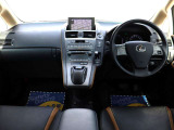 当社の車両は、オークションなどで高評価のお車を厳選して仕入れています。第三者鑑定やオークション評価4点以上にこだわっており、内外装共に状態の良いお車です。是非ご覧になってください。