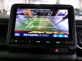 バックカメラの画像です。ガイドラインがスムースな車庫入れをサポートいたします。車庫入れの安心感がアップしますね。