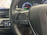 運転中、オーディオの操作をしてて、ハッとしたことはありませんか?ステアリングスイッチは、運転中でもハンドルでオーディオの操作が可能です。安全なドライブをサポートします。