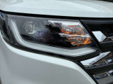 LEDヘッドランプです。走行中、周囲の明るさや暗さに応じて、自動で点灯/消灯するオートライトシステムを装備しております。