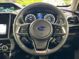 【純正革巻きステアリング】上質な革を使用することで、手にしっかり馴染みとても運転しやすいハンドルです♪