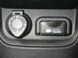 【電源コンセント】非常時やキャンプなどに役立つAC100V/1500Wコンセント付きです。