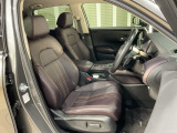 運転席はパワーシート付です。細かな動きでドライビングポジションを確保できます。