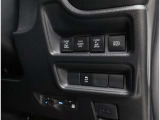 電動のスライドドアで楽々スムース!運転席からも開閉の操作もできます♪キーのスイッチひとつで自動開閉できる便利な機能もついてます♪