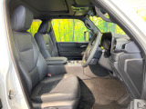 運転席シート廻りは使用感も少なく、良好な状態となっています。前オーナー様が丁寧に使っていたことがよくわかりますね。