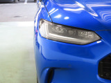 LEDヘッドライトは、点灯の瞬間から光量を発揮し、突然暗くなるトンネルなどでの安定感を高めます。