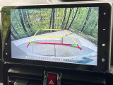 【バックカメラ】駐車時に後方がリアルタイム映像で確認できます。大型商業施設や立体駐車場での駐車時や、夜間のバック時に大活躍!運転スキルに関わらず、今や必須となった装備のひとつです!