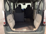 軽い力でサッと倒せるシートアレンジ。急に荷物が増えても、その場でサクッとスペースを広げられます。毎日の『困った』を『助かった』に変える工夫が満載です。