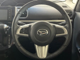 【ステアリングスイッチ】運転中、前方から目線をそらすことなく、オーディオ等の操作が可能な便利機能!安心&快適なドライブを演出してくれます♪