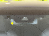 【トヨタセーフティセンス】走行中に前方の車両等を認識し、衝突しそうな時は警報とブレーキで衝突回避と被害軽減をアシスト。より安全にドライブをお楽しみいただけます。