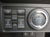 運転席からもスイッチ1つでリヤドアを開閉する事ができます。