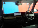 フロントガラスが広く視界が広々としているので、運転がとてもし易いです!