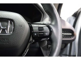 Hondaセンシングの機能のひとつ、アダプティブクルーズコントロール付!アクセルから足を離しても設定したスピードと前車との車間を保ち走行してくれます!車線維持もアシスト☆高速道路で疲労軽減ですね☆