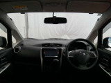 見通しのよいすっきりとした視界で、誰でも運転しやすいです。運転のしやすさは疲れにくさにも繋がりますよ♪