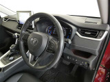 見通しのよいすっきりとした視界で、誰でも運転しやすいです。運転のしやすさは疲れにくさにも繋がりますよ♪